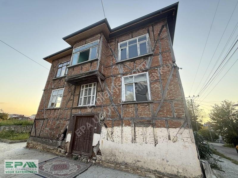 Akçakoca Merkezde Satılık 2 Katlı Ev Ve Arsası — fotoğraf 8