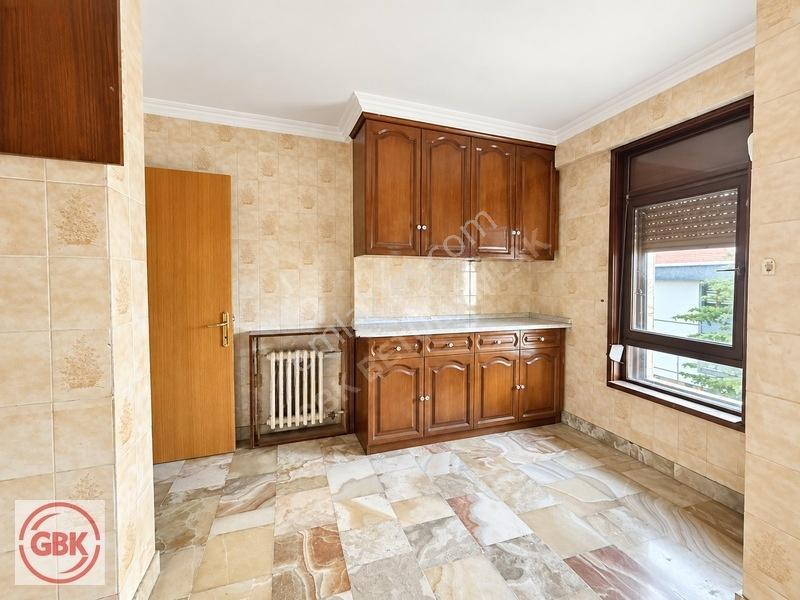 Çankaya Küpe Sokakta Uğur Mumcu Cad. Köşe 210 M² Net Geniş 4+1 — fotoğraf 18
