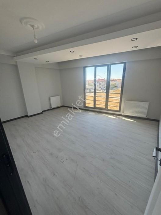 Ergene Sağlık Mahallesinde Ara Kat 2+1 Satılık Daire — fotoğraf 2