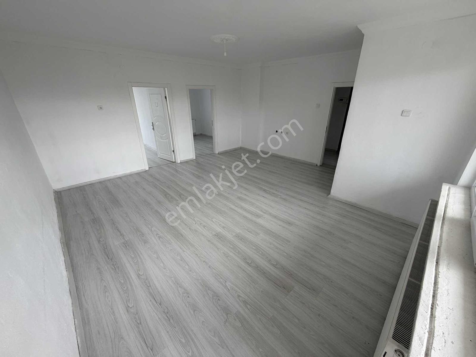 Gazi Osmanpaşa Mahallesinde 3+1 Ara Kat Ön Cephe Satılık Daire! — fotoğraf 2