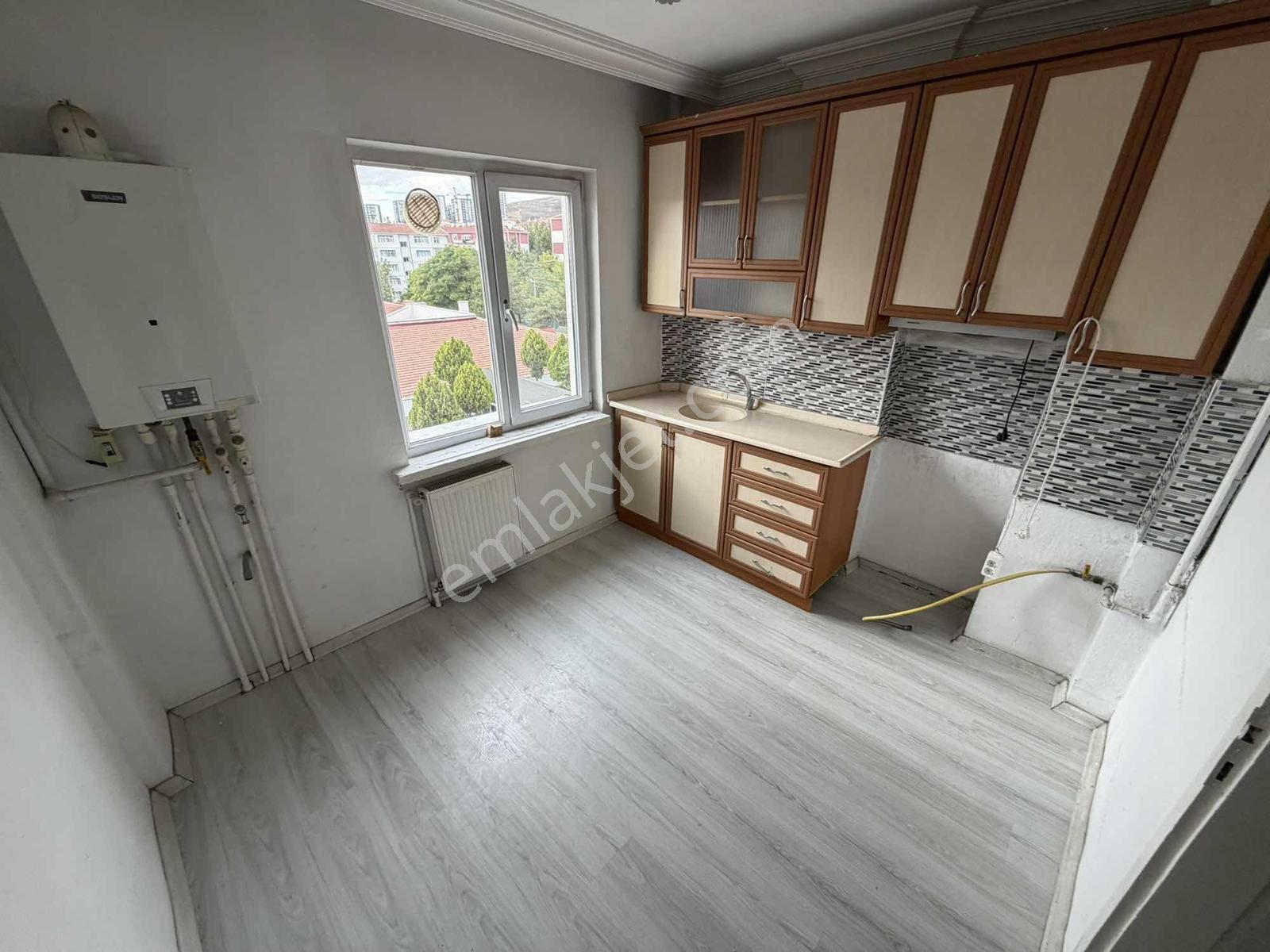 Gazi Osmanpaşa Mahallesinde 3+1 Ara Kat Ön Cephe Satılık Daire! — fotoğraf 19