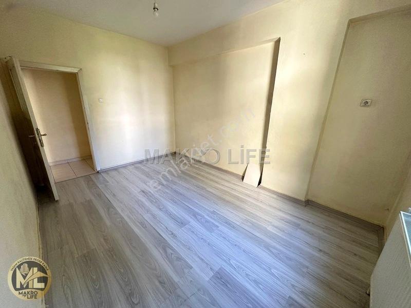 Bayramoğlu Sitesinde 3+1 Taşınmaya Hazır Bakımlı Satılık Daire — fotoğraf 3