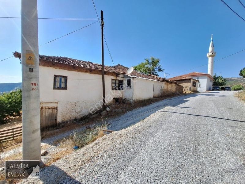 Manisa Kula Gökdere Köyü İçinde İki Tane Müstakil Ev Bahçesi — fotoğraf 2