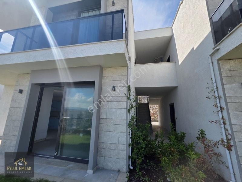 Adabükü Boğaz İçinde Satılık 2+1 Müstakil Bahçeli Daire — fotoğraf 13
