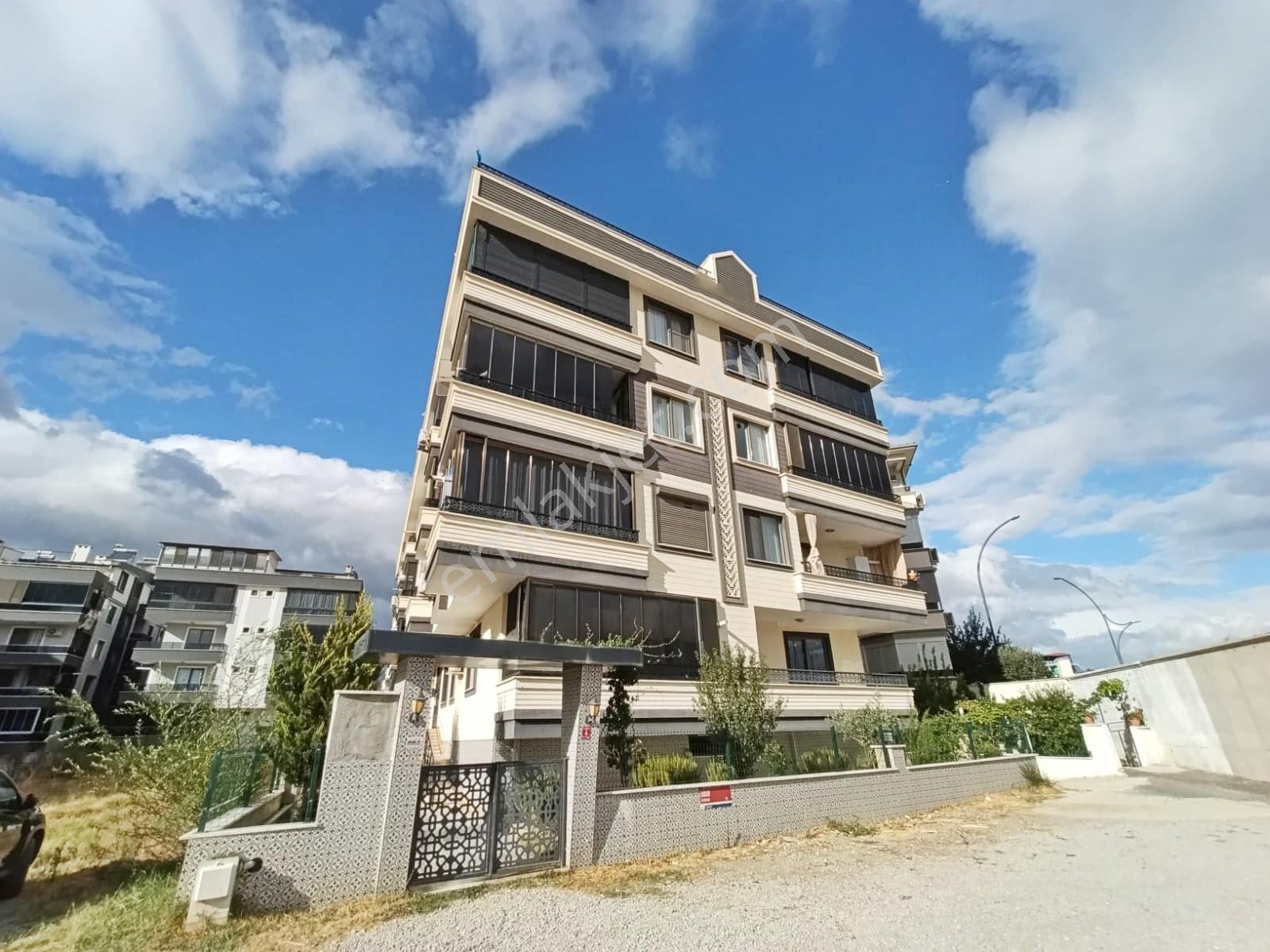 ▀güçten Altınkumda K.otoparklı Ebeveynli Asansörlü Lüx 2+1 Daire