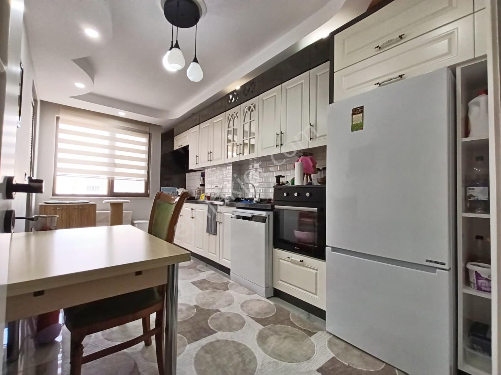 ▀güçten Altınkumda K.otoparklı Ebeveynli Asansörlü Lüx 2+1 Daire — fotoğraf 6
