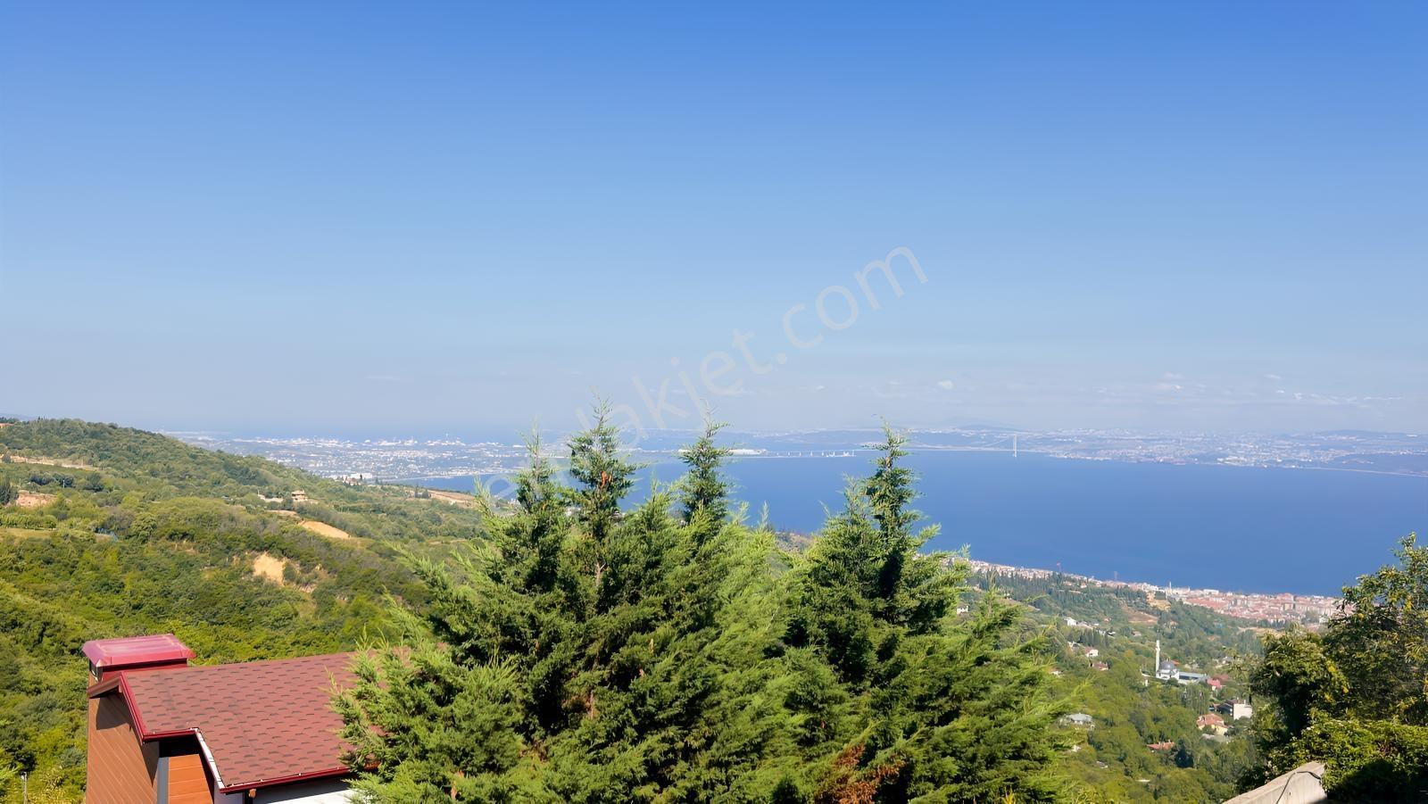 Karamürsel Çamçukur Deniz,köprü Manzaralı Satılık Eşyalı Villa