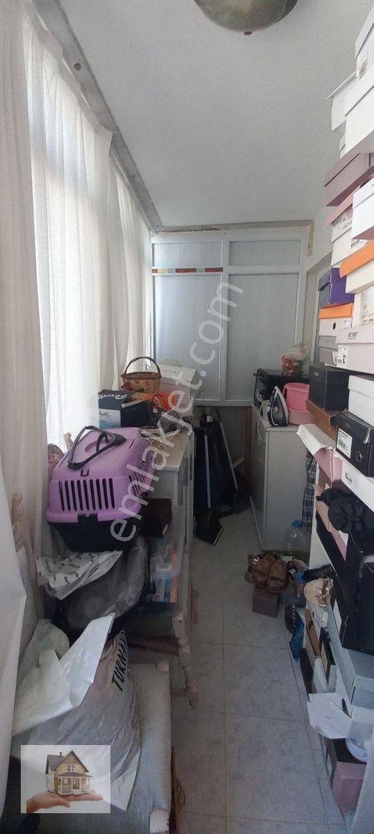 Küçükyalı' Da Ana Caddeye Yakın Satılık Daire — fotoğraf 10