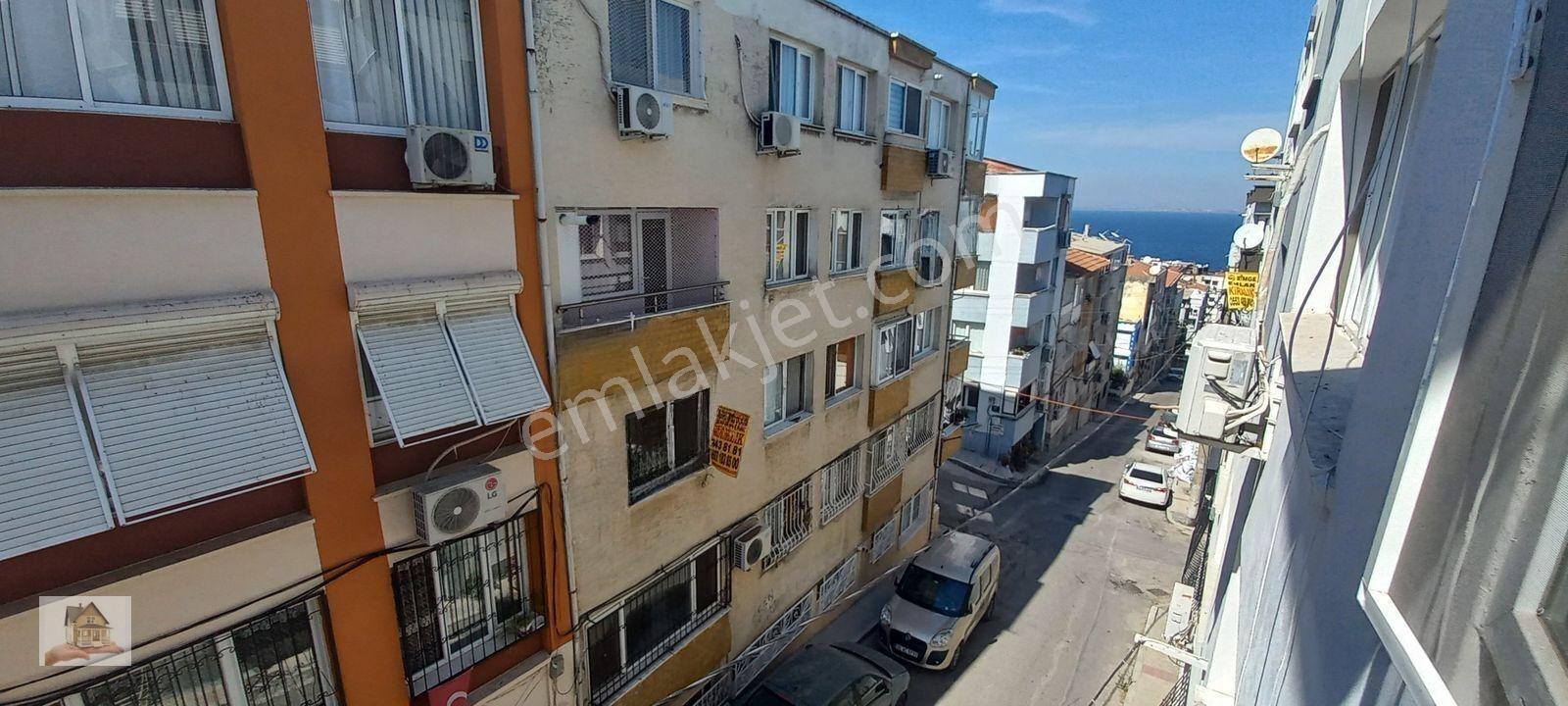 Küçükyalı' Da Ana Caddeye Yakın Satılık Daire — fotoğraf 17