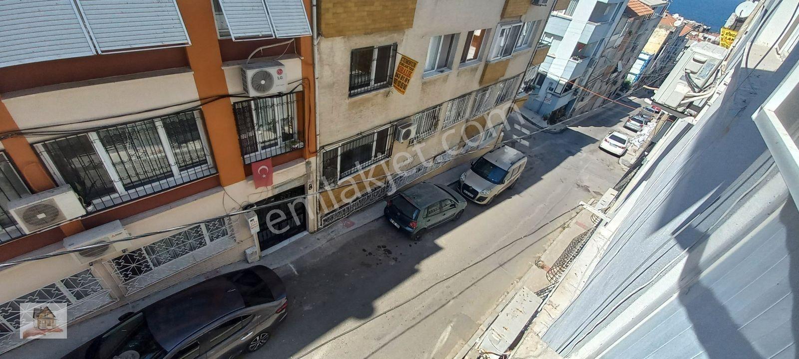 Küçükyalı' Da Ana Caddeye Yakın Satılık Daire — fotoğraf 18