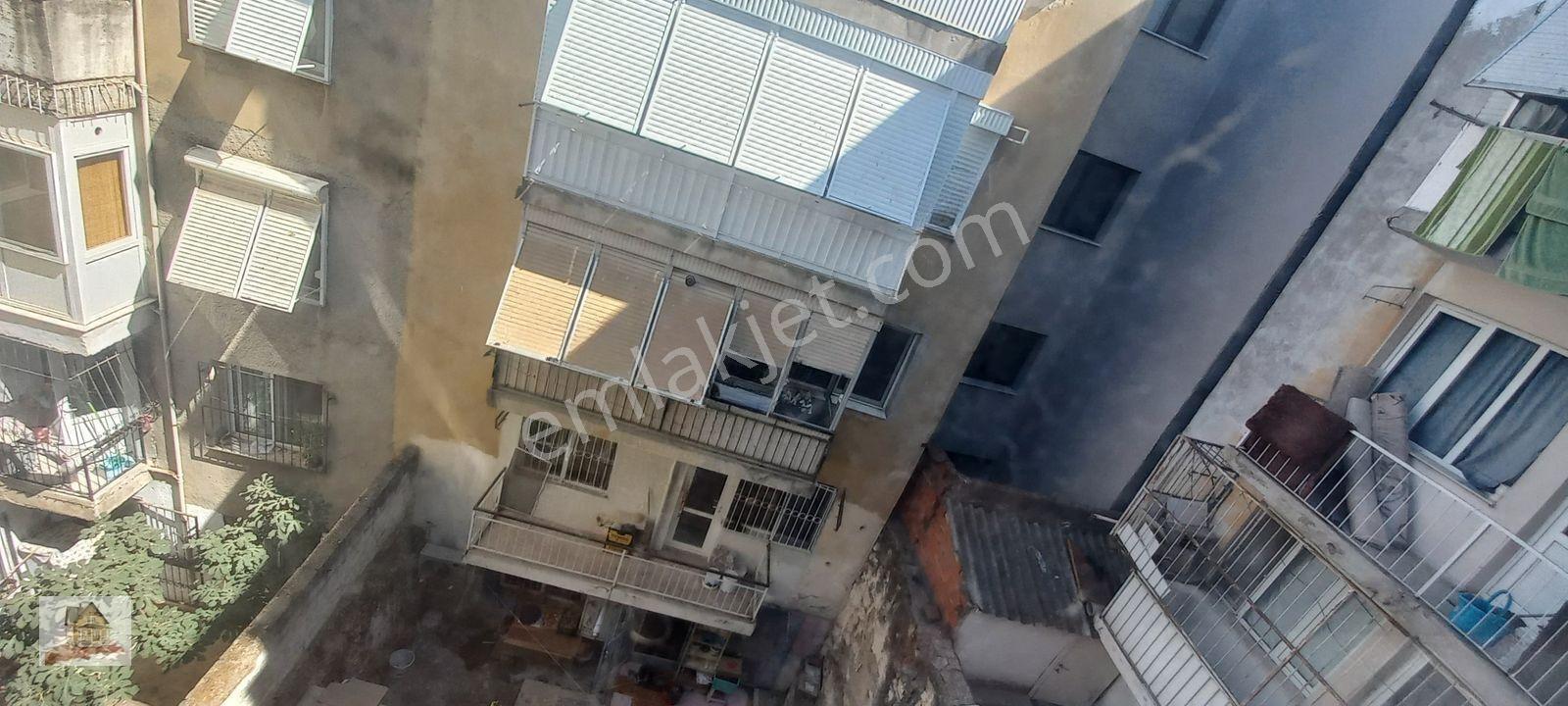 Küçükyalı' Da Ana Caddeye Yakın Satılık Daire — fotoğraf 20