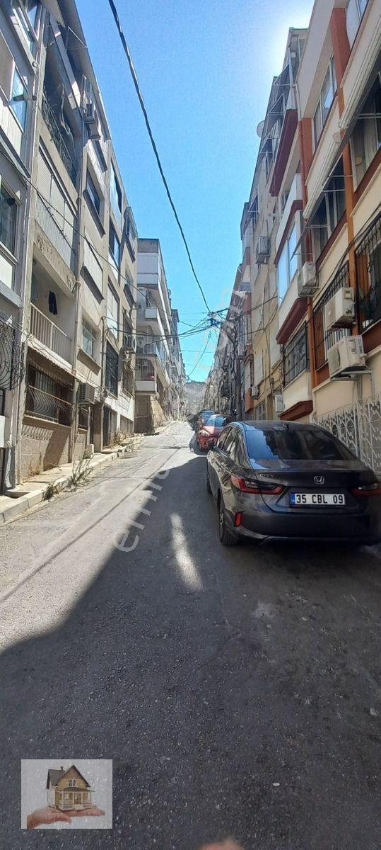 Küçükyalı' Da Ana Caddeye Yakın Satılık Daire — fotoğraf 21