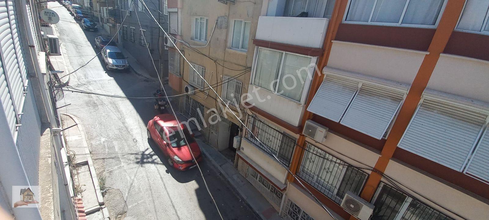 Küçükyalı' Da Ana Caddeye Yakın Satılık Daire — fotoğraf 22