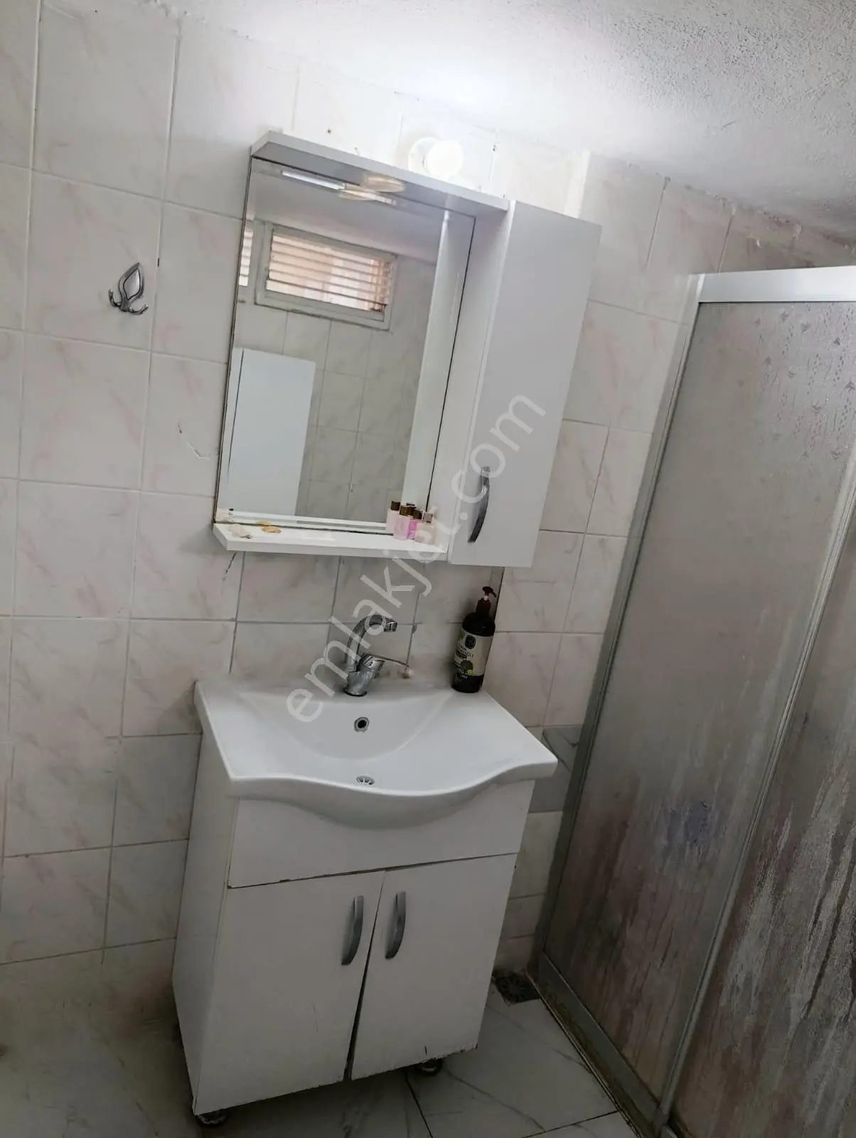 3+1yurt 9-4katı Dgaz 200m2 Site İçinde Kiler Kap.mutfak Cam Balkon D.şebeke Hasarsız Kgd Cephe, — fotoğraf 9