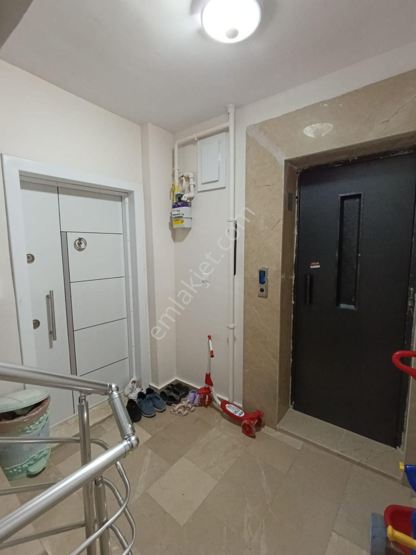 Karaman Merkez Cedit Mah. Satılık 3+1 Arakat 1. Kat 145 Metrekare 10 Yıllık Bireysel Kiler Var. — fotoğraf 19