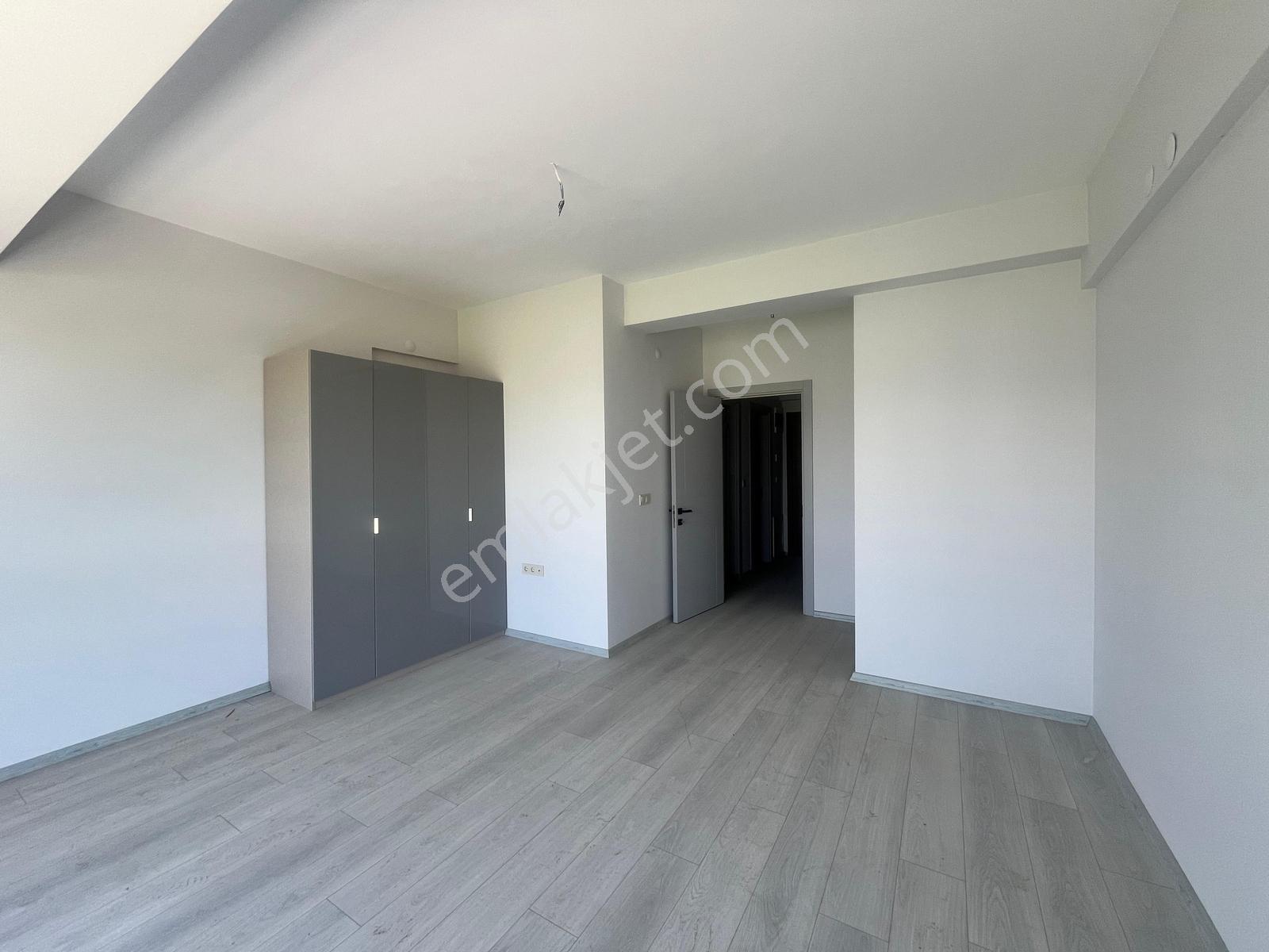 Menemen Seyrekte Lüks Site İçerisinde Satılık 2+1 Dubleks Daire — fotoğraf 13