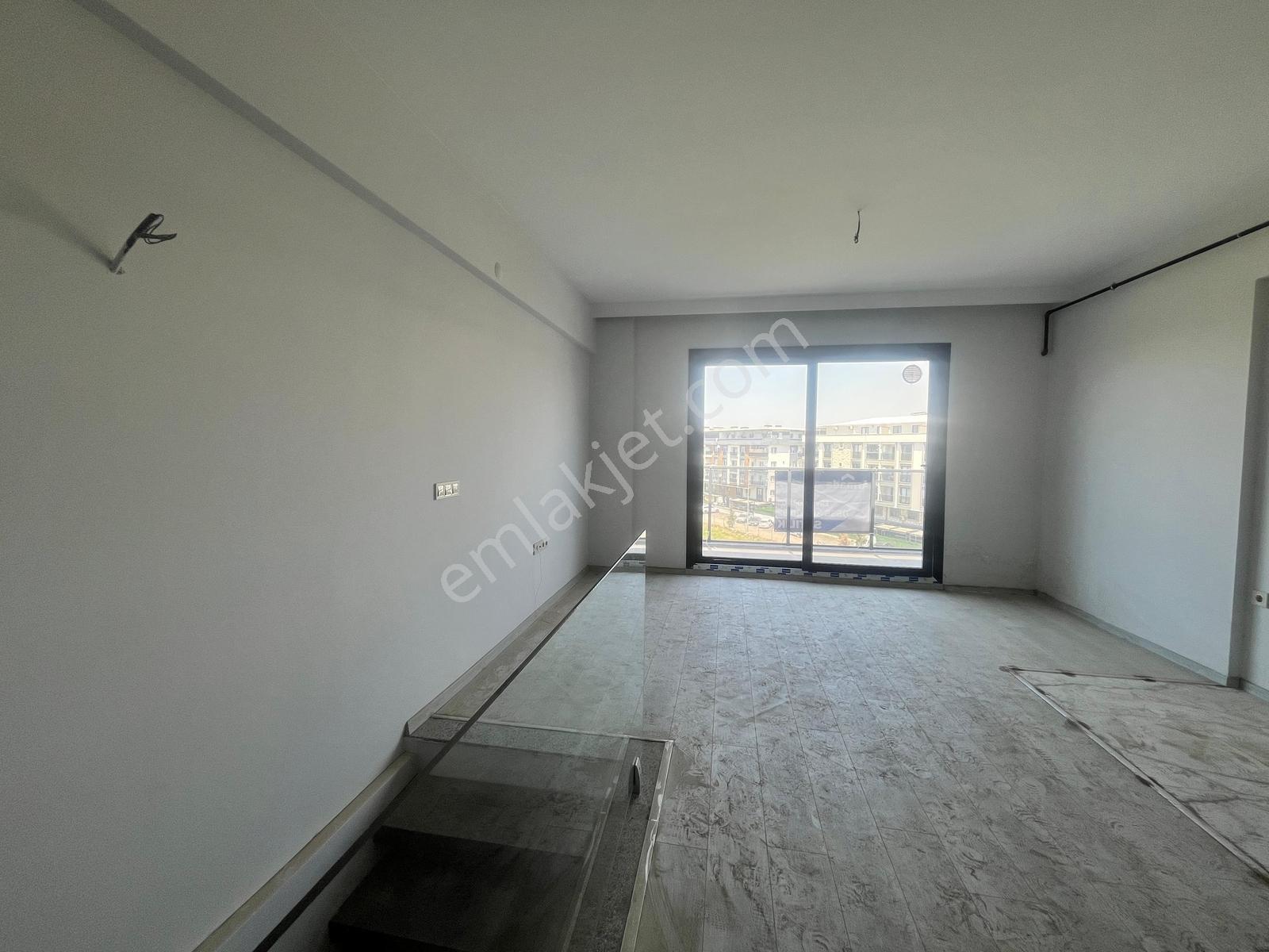 Menemen Seyrekte Lüks Site İçerisinde Satılık 2+1 Dubleks Daire — fotoğraf 15