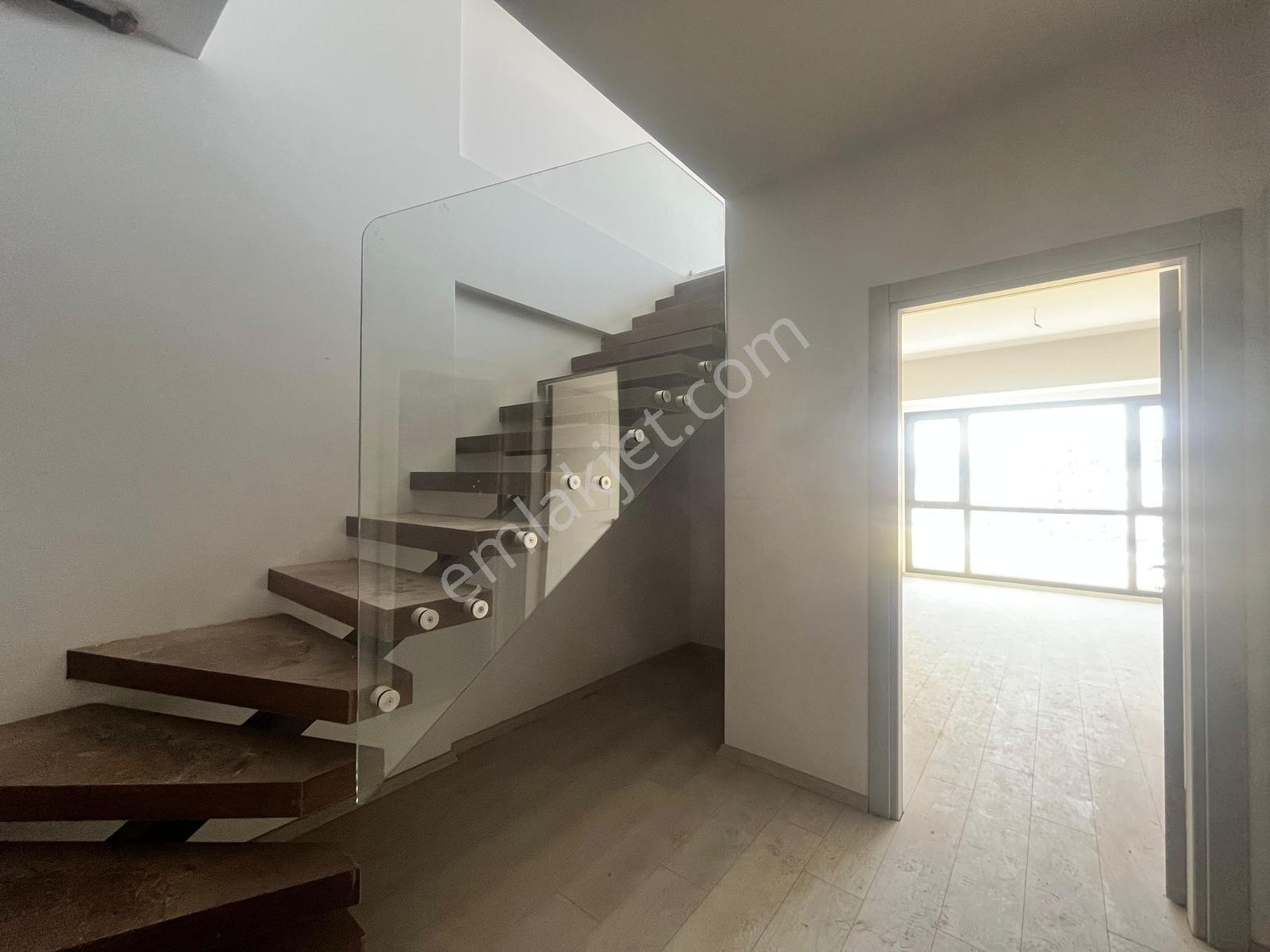 Menemen Seyrekte Lüks Site İçerisinde Satılık 2+1 Dubleks Daire — fotoğraf 21