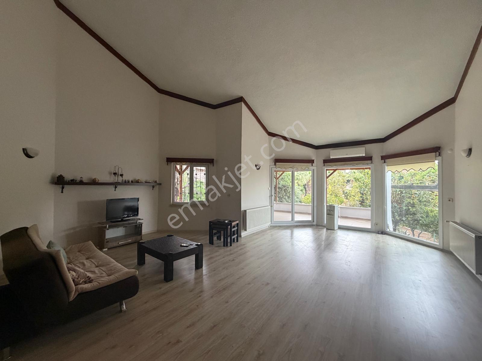 Remax Palm'den Vadikent Sit.'de 5+1 Tripleks Satılık Villa — fotoğraf 3