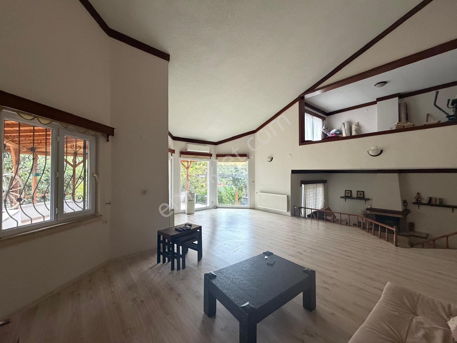 Remax Palm'den Vadikent Sit.'de 5+1 Tripleks Satılık Villa — fotoğraf 5