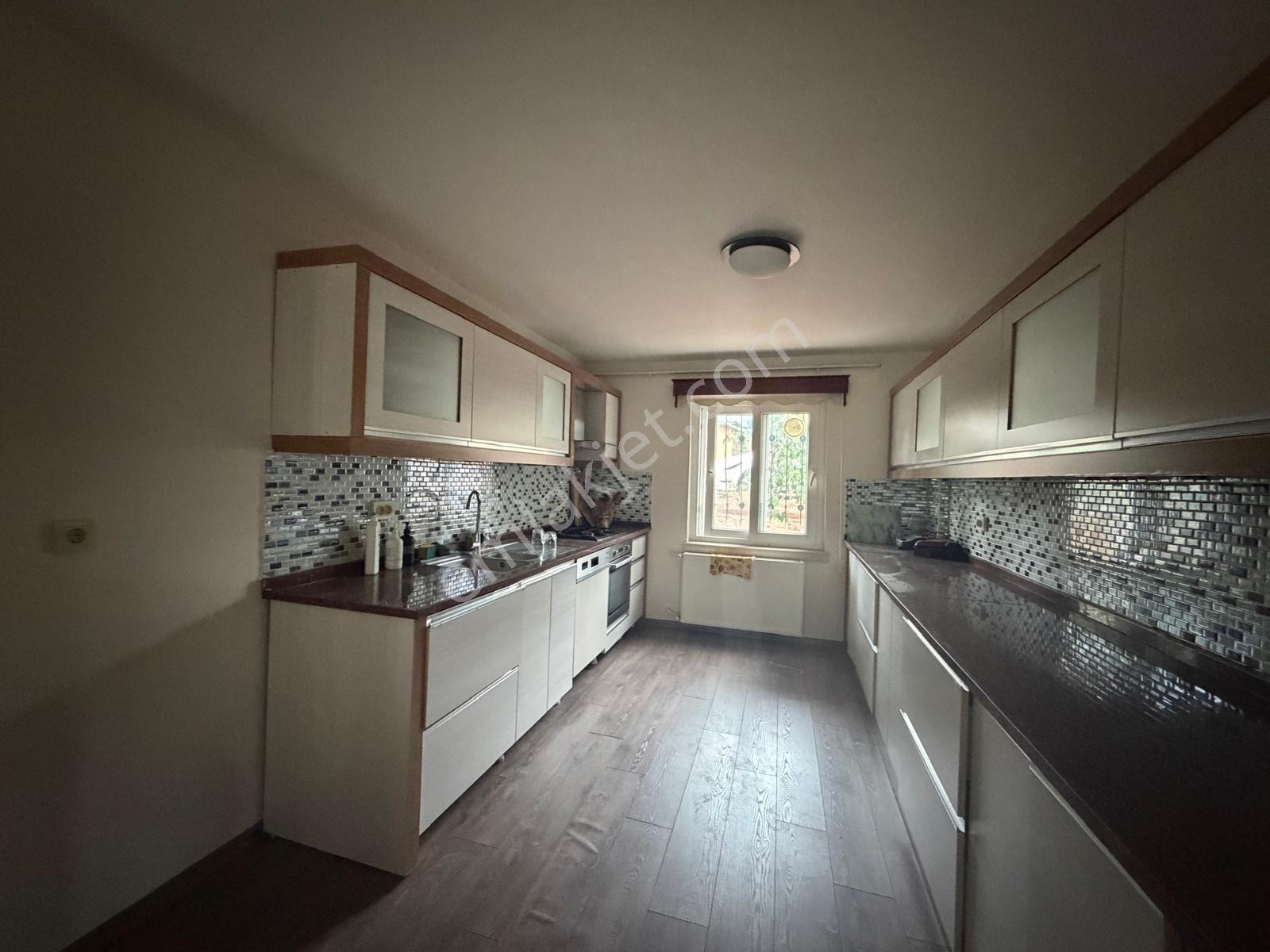 Remax Palm'den Vadikent Sit.'de 5+1 Tripleks Satılık Villa — fotoğraf 6