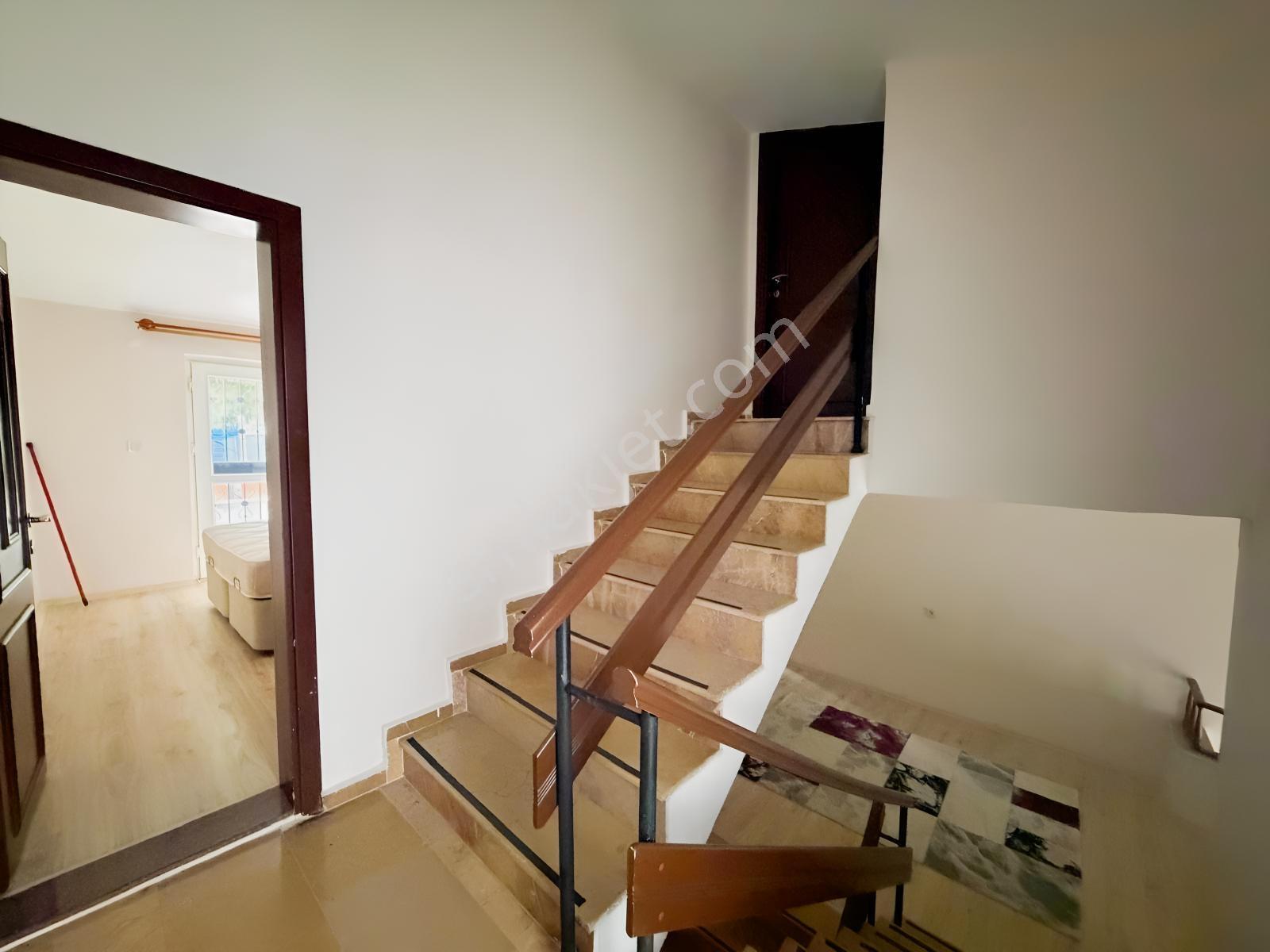 Remax Palm'den Vadikent Sit.'de 5+1 Tripleks Satılık Villa — fotoğraf 11