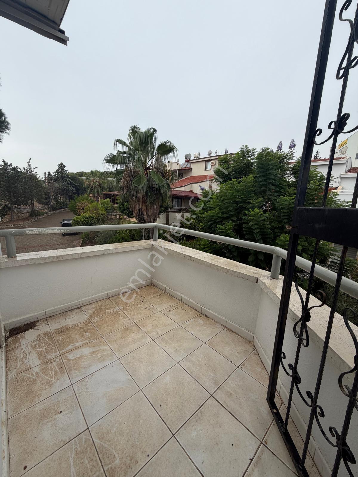 Remax Palm'den Vadikent Sit.'de 5+1 Tripleks Satılık Villa — fotoğraf 16
