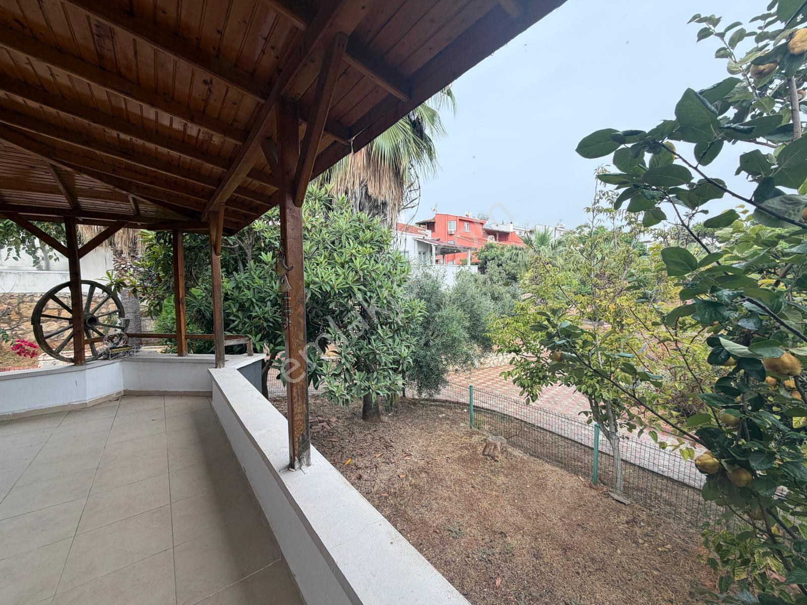 Remax Palm'den Vadikent Sit.'de 5+1 Tripleks Satılık Villa — fotoğraf 27