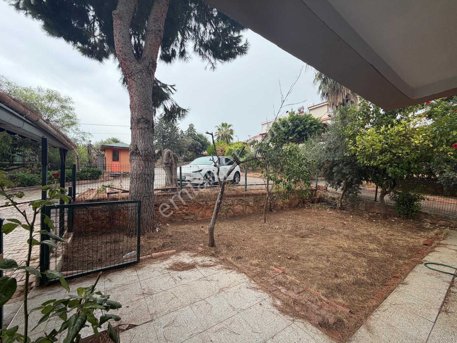 Remax Palm'den Vadikent Sit.'de 5+1 Tripleks Satılık Villa — fotoğraf 32