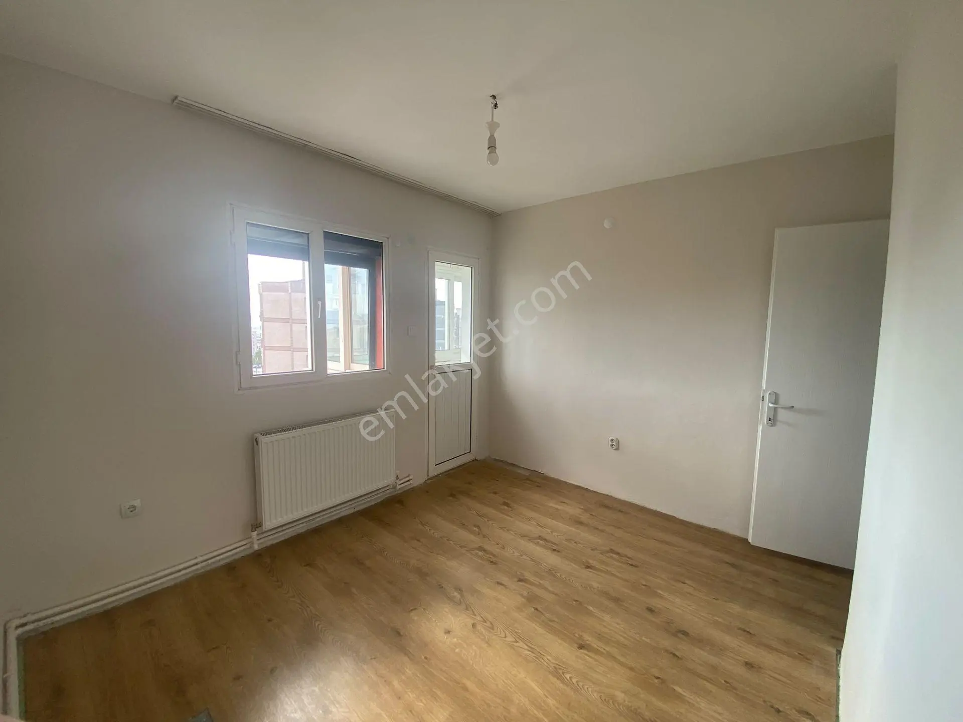 Çiğli Evka-5'te Tadilatlı 2+1 Köşe Cephe Satılık Daire — fotoğraf 3