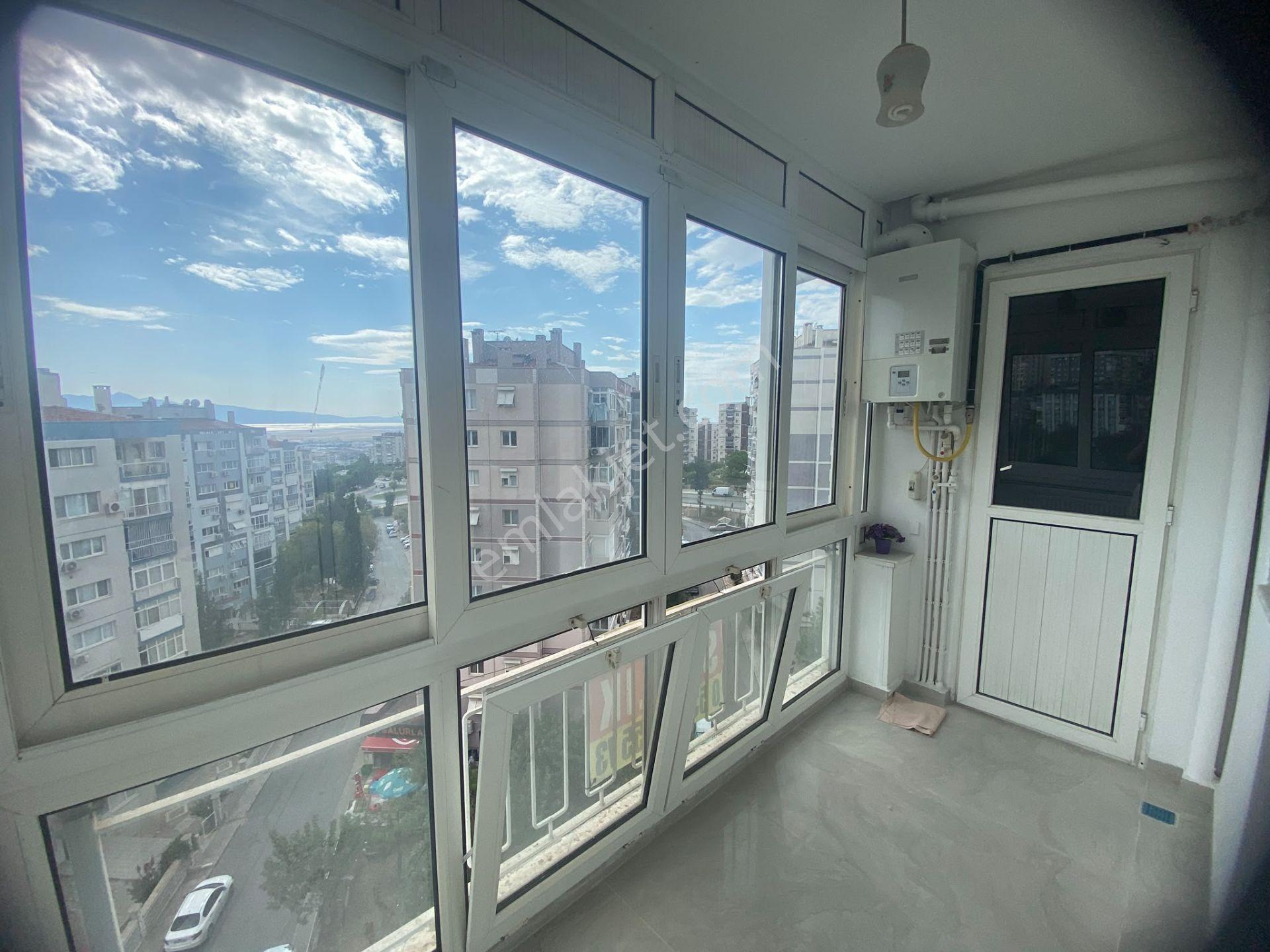 Çiğli Evka-5'te Tadilatlı 2+1 Köşe Cephe Satılık Daire — fotoğraf 6