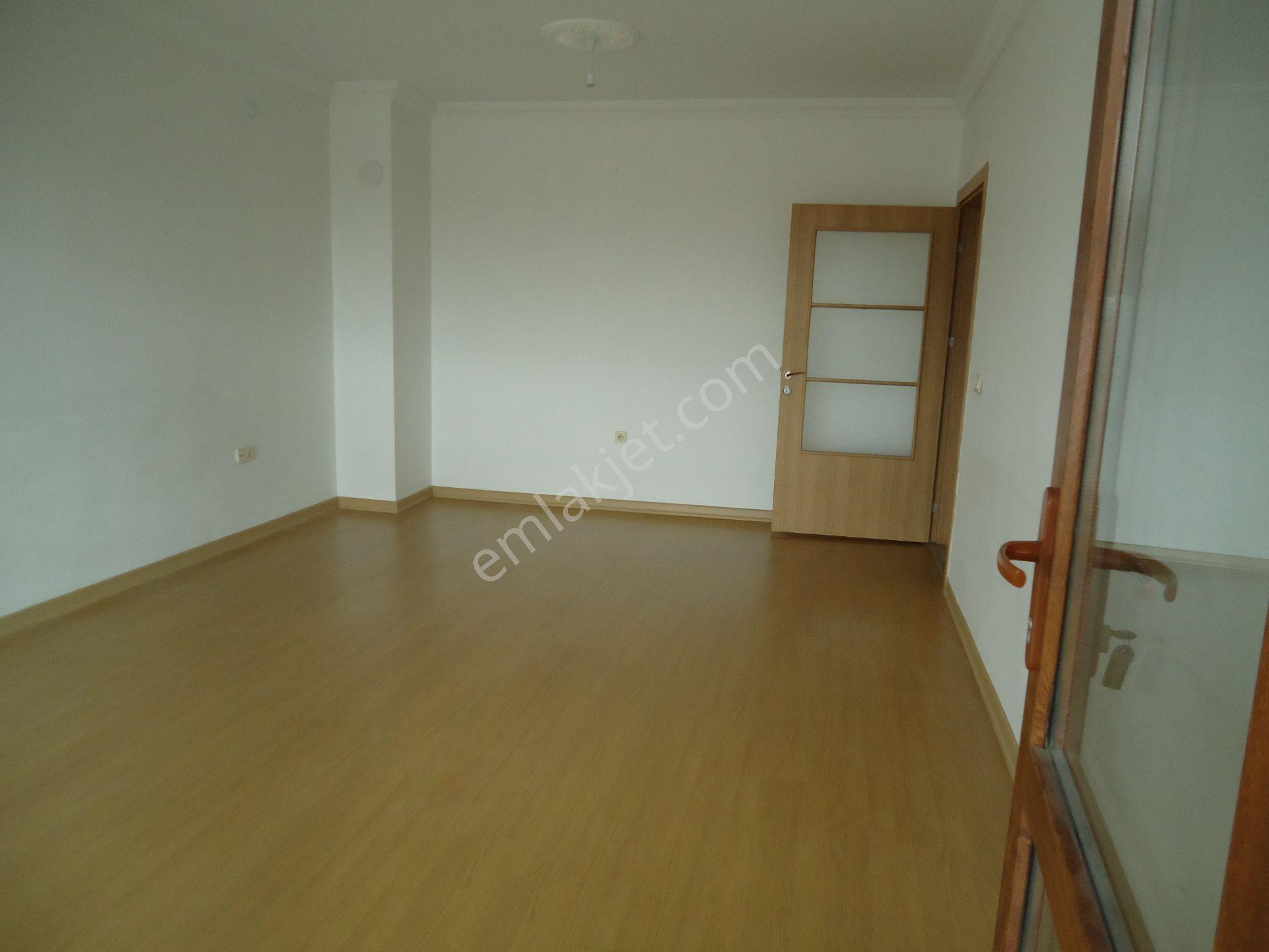 Krc'den Kısa Bloklarda Katta Satılık 3+1 Daire — fotoğraf 7