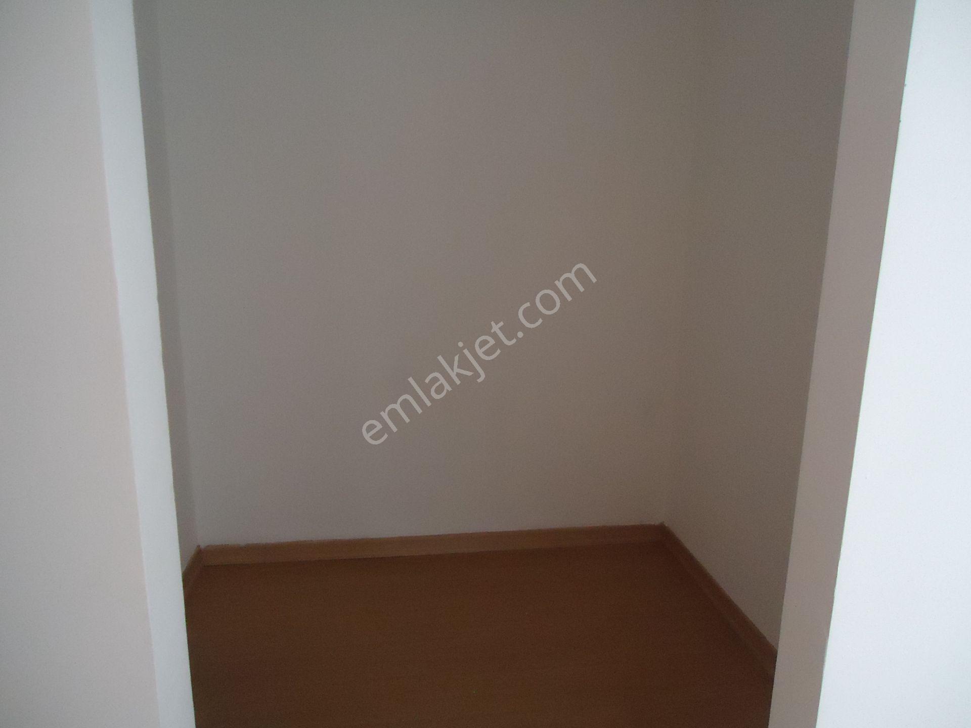 Krc'den Kısa Bloklarda Katta Satılık 3+1 Daire — fotoğraf 17