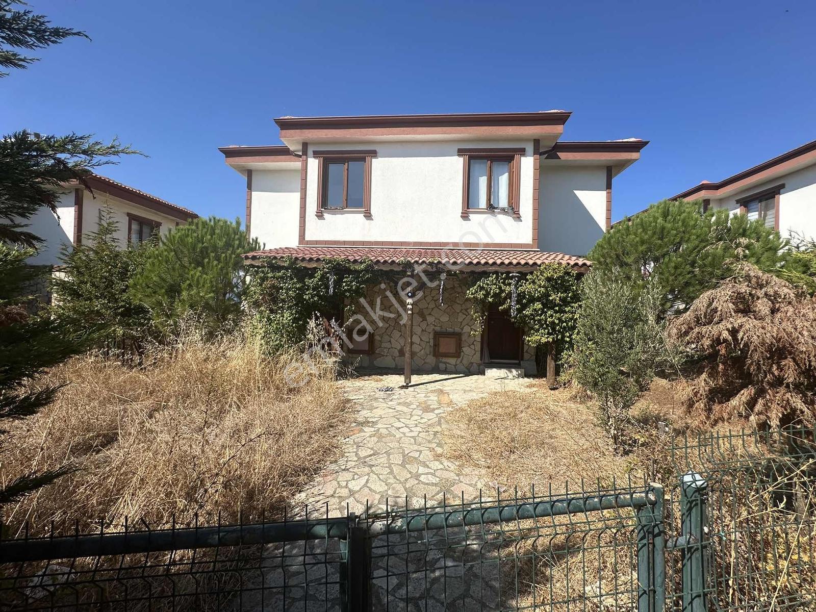 İmroz Emlak'tan Satılık Müstakil İkiz Villa
