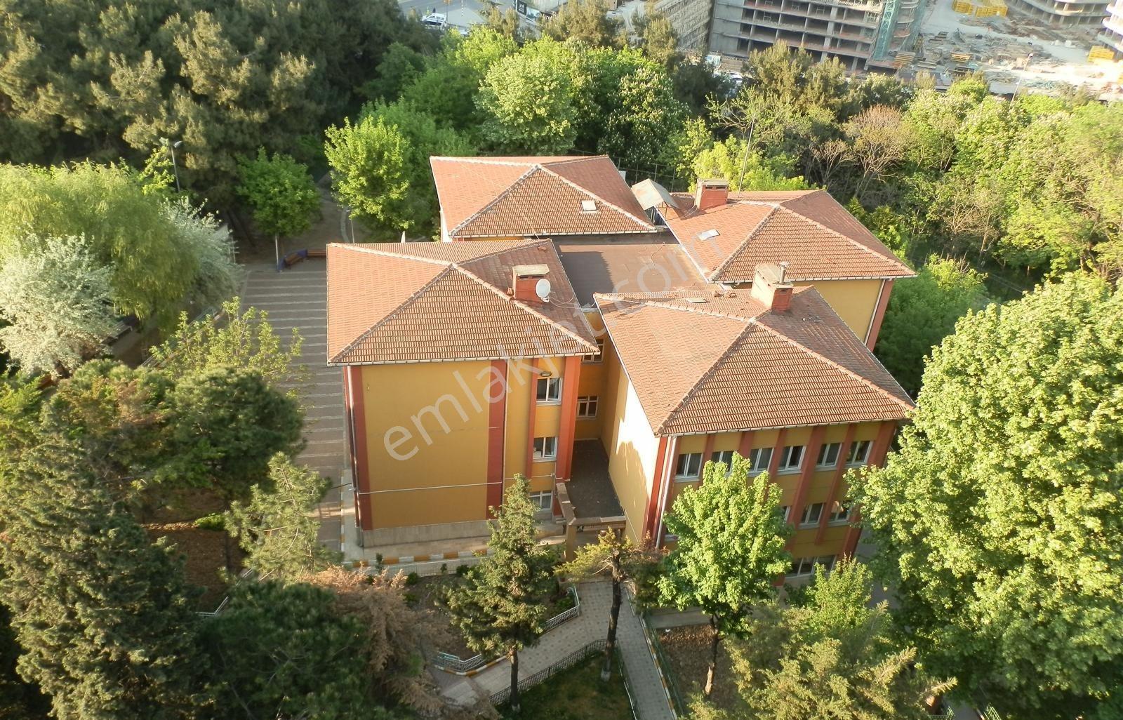 Emlak Konutta 3+1 Harika Konumda Satılık Daire 148 M2 — fotoğraf 2