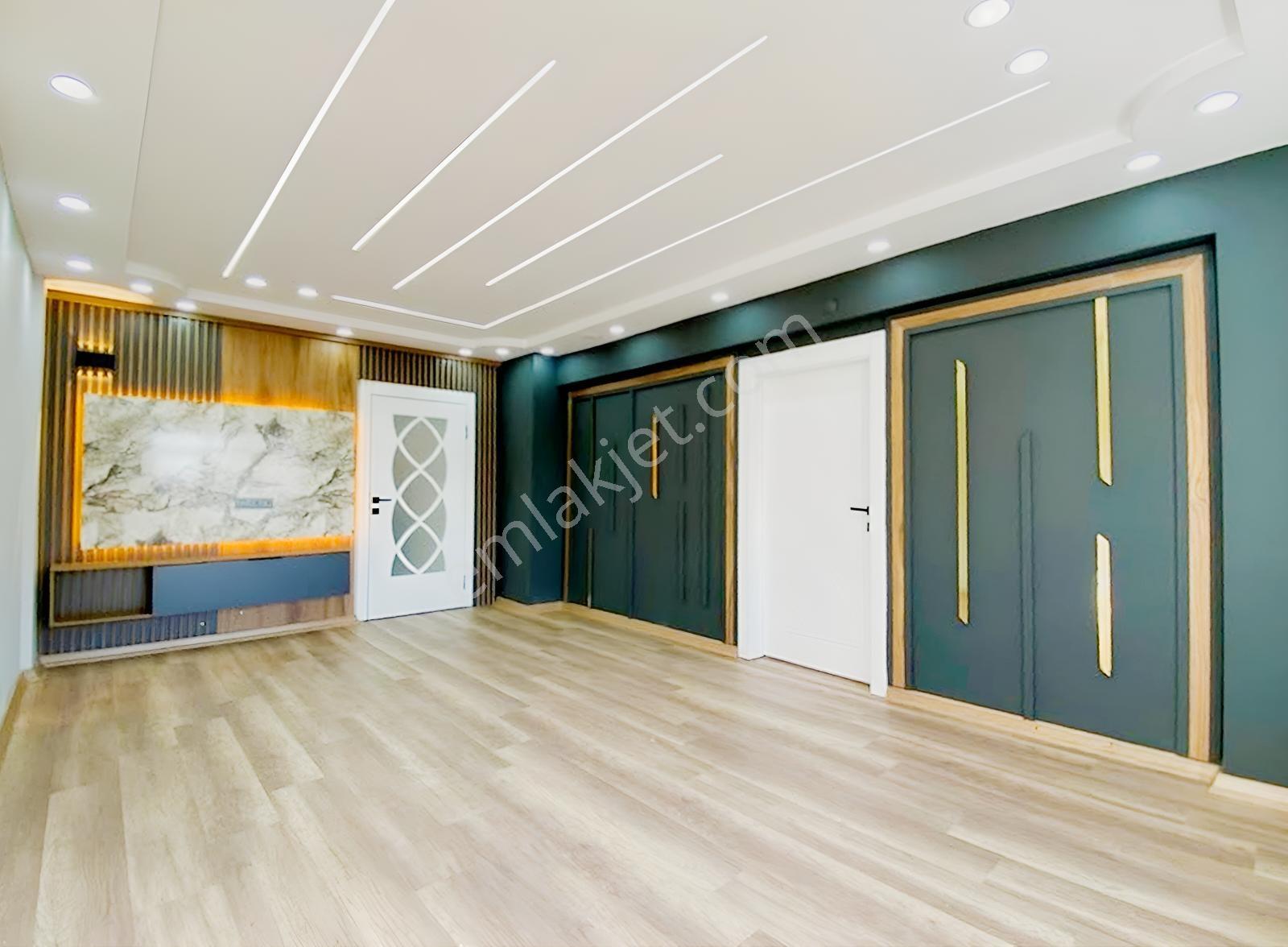 Acil Satılık !! Aile Binasında Ufuk Cd'de 3+1 Özel Tasarım Daire — fotoğraf 3