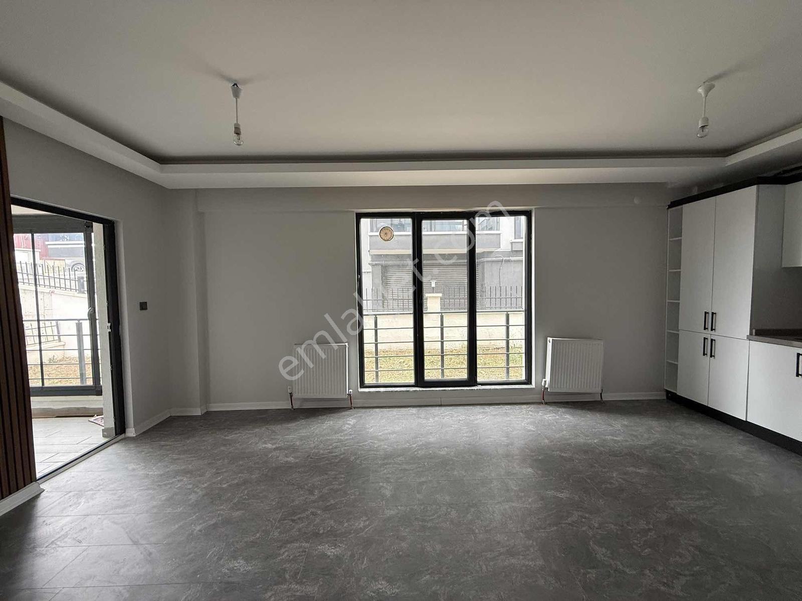 "alaçatı" İncek Bulvarda Geniş &şık Tasarım Cam Balkon 1+1 Daire — fotoğraf 7