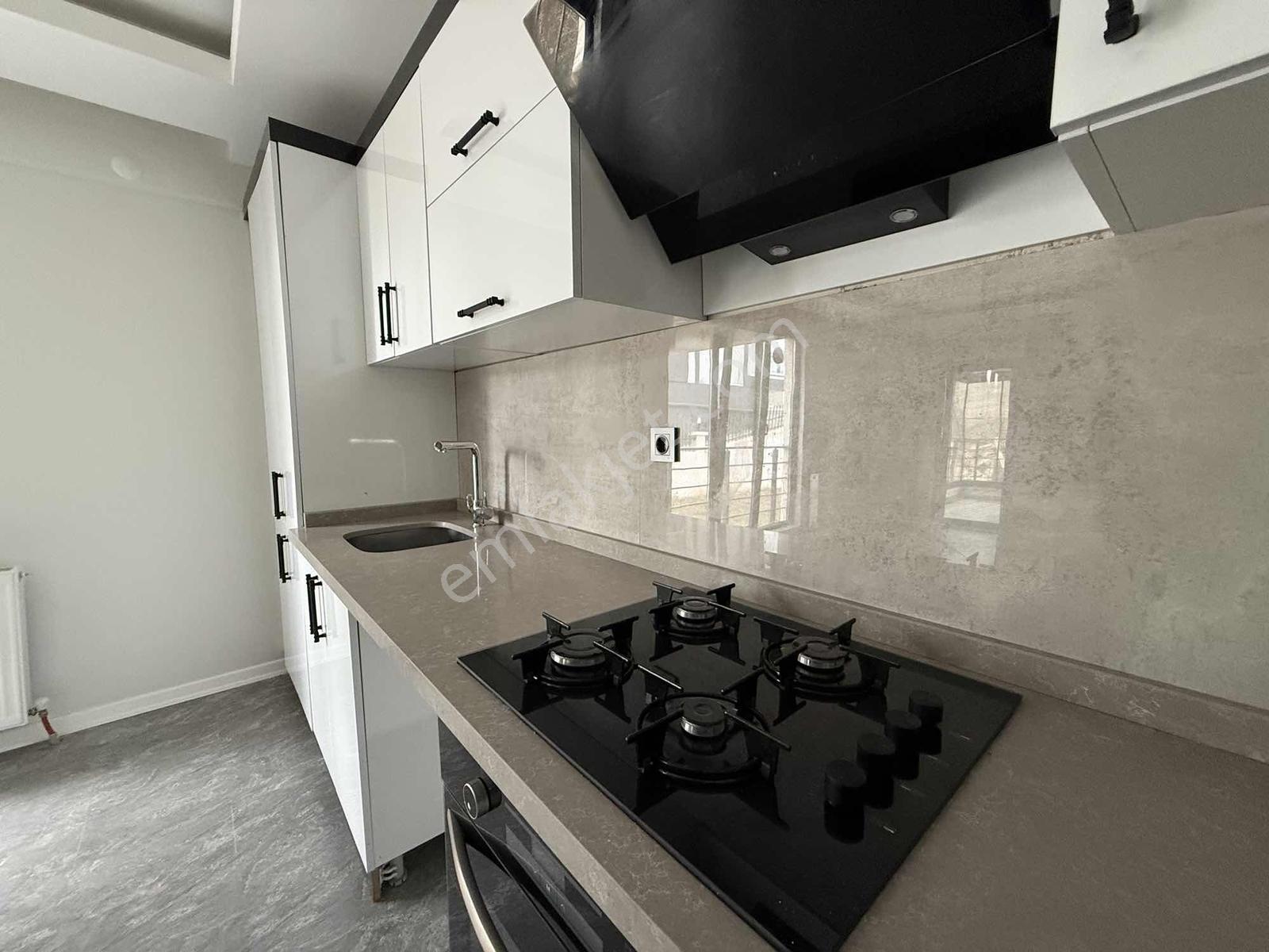 "alaçatı" İncek Bulvarda Geniş &şık Tasarım Cam Balkon 1+1 Daire — fotoğraf 12