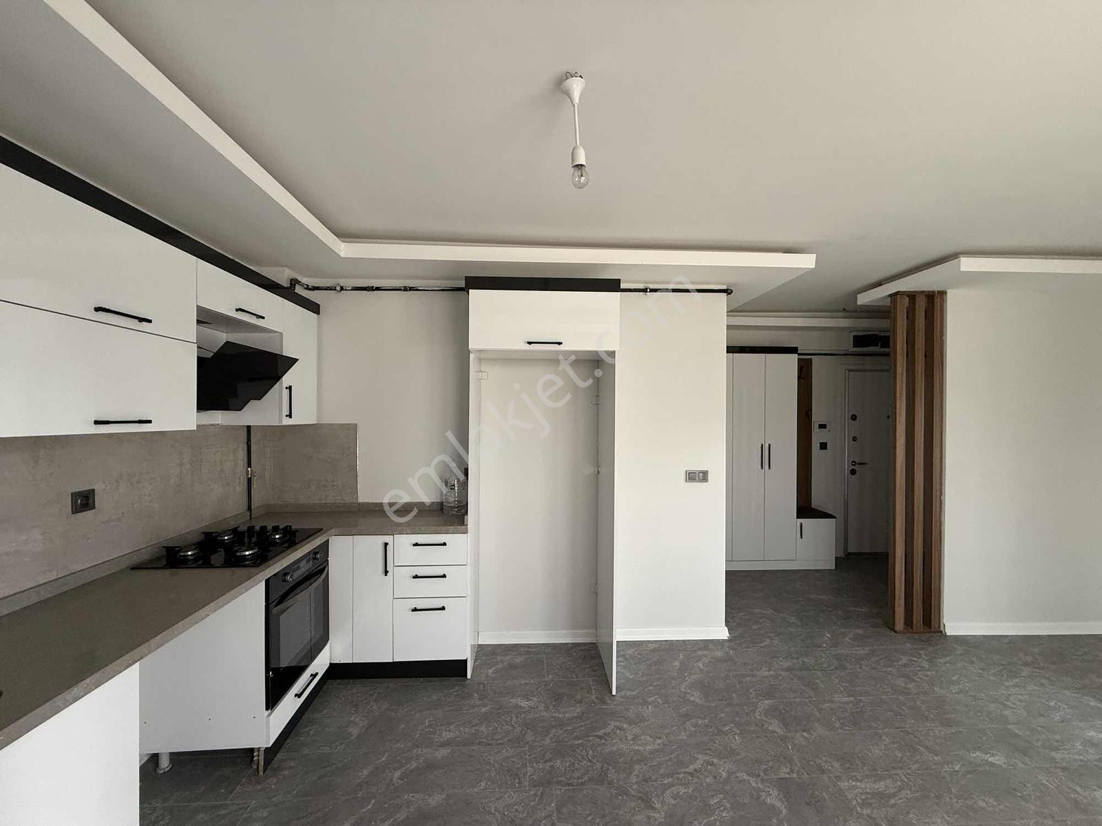 "alaçatı" İncek Bulvarda Geniş &şık Tasarım Cam Balkon 1+1 Daire — fotoğraf 13