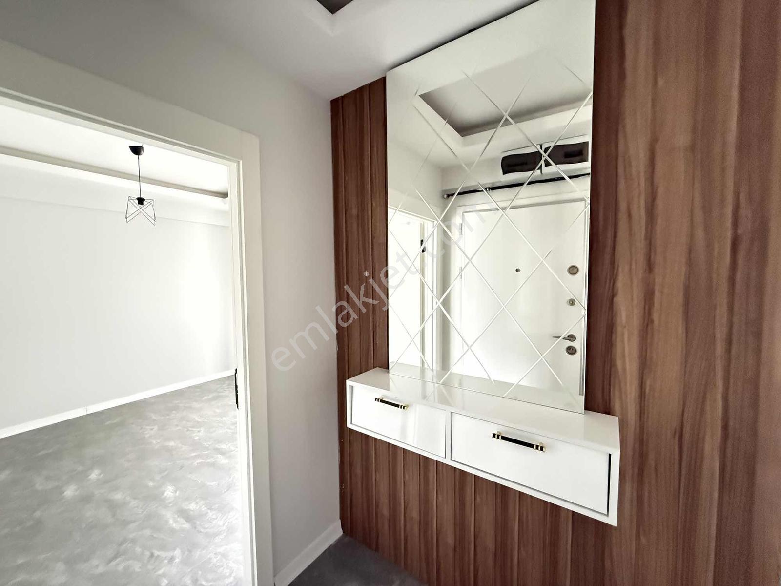 "alaçatı" İncek Bulvarda Geniş &şık Tasarım Cam Balkon 1+1 Daire — fotoğraf 15
