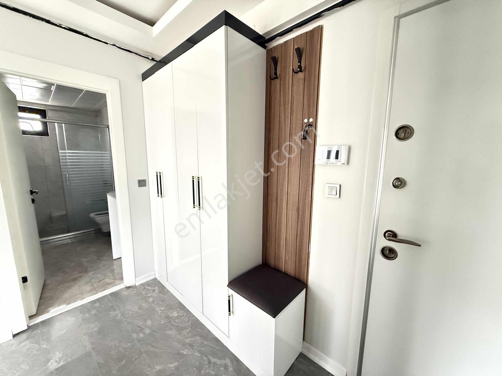 "alaçatı" İncek Bulvarda Geniş &şık Tasarım Cam Balkon 1+1 Daire — fotoğraf 16