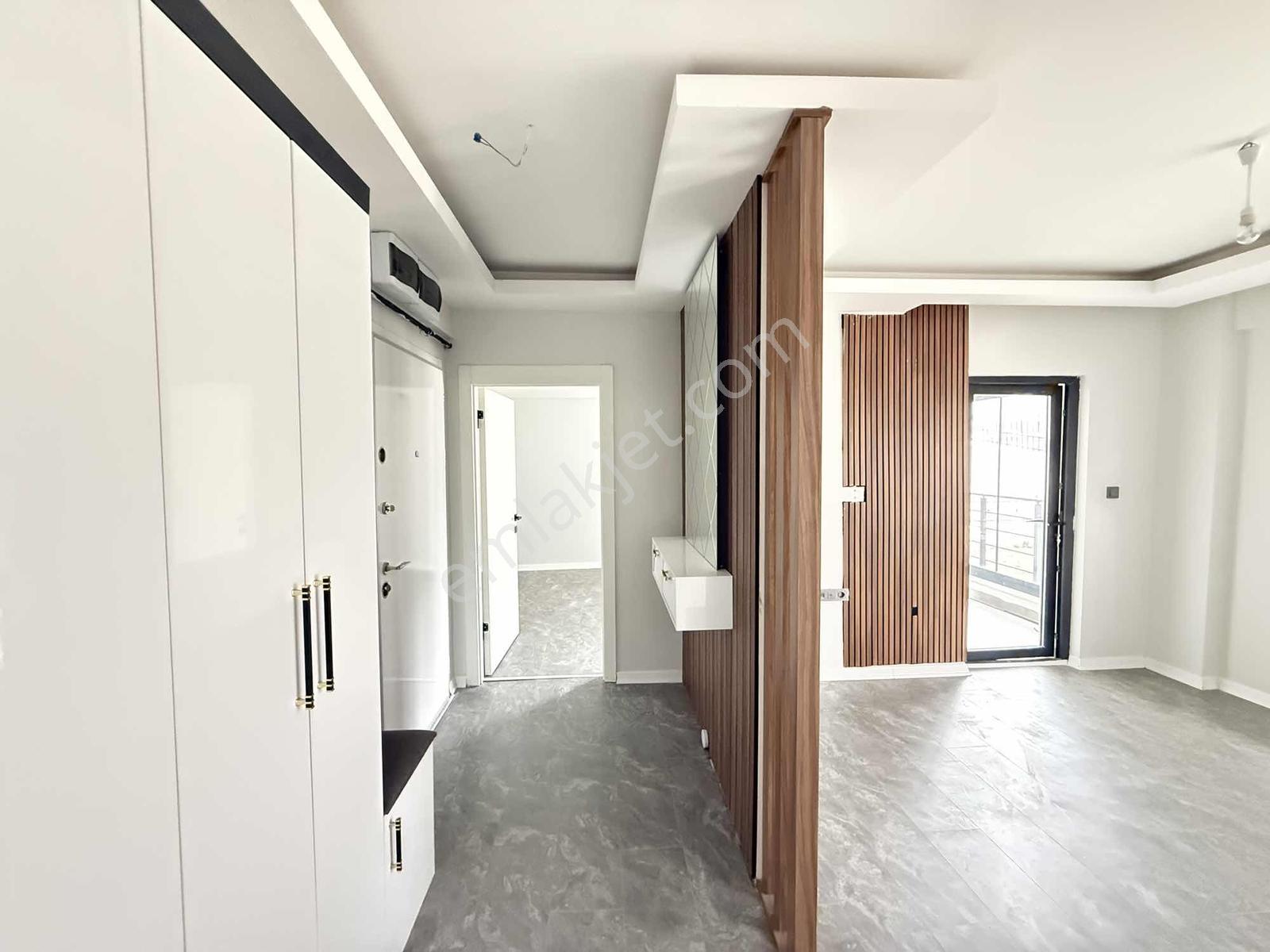 "alaçatı" İncek Bulvarda Geniş &şık Tasarım Cam Balkon 1+1 Daire — fotoğraf 17