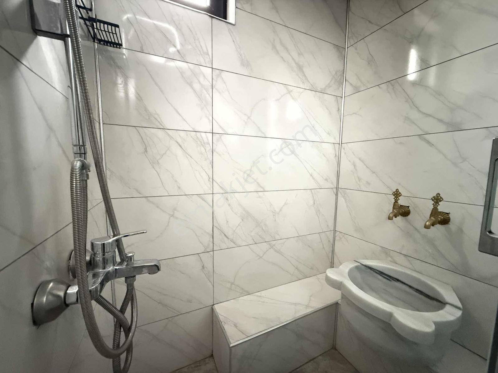 "alaçatı" İncek Bulvarda Geniş &şık Tasarım Cam Balkon 1+1 Daire — fotoğraf 29