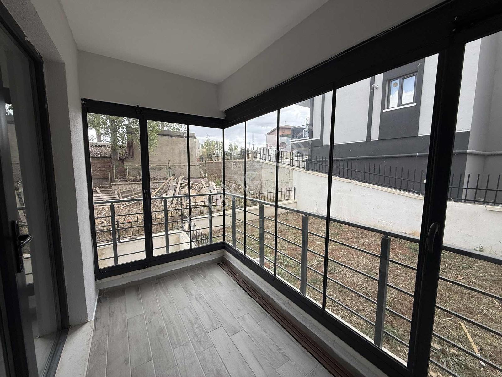 "alaçatı" İncek Bulvarda Geniş &şık Tasarım Cam Balkon 1+1 Daire — fotoğraf 30