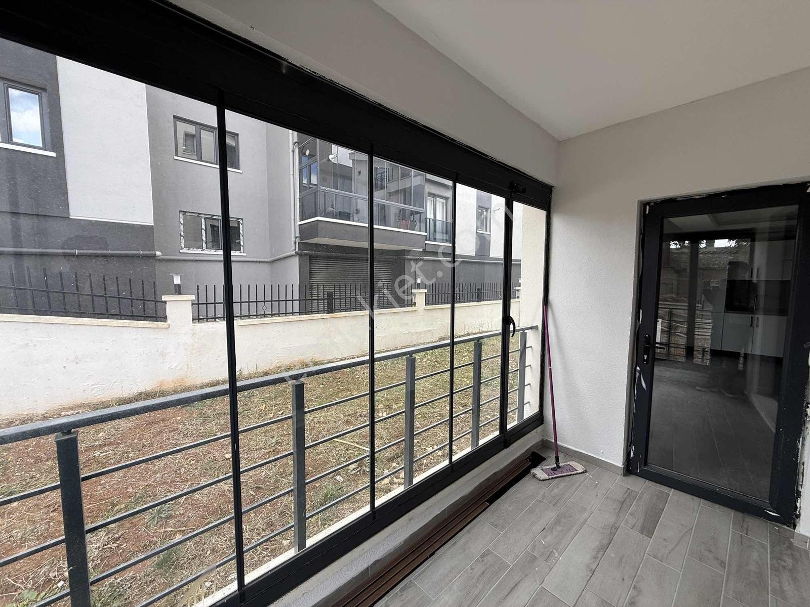 "alaçatı" İncek Bulvarda Geniş &şık Tasarım Cam Balkon 1+1 Daire — fotoğraf 31