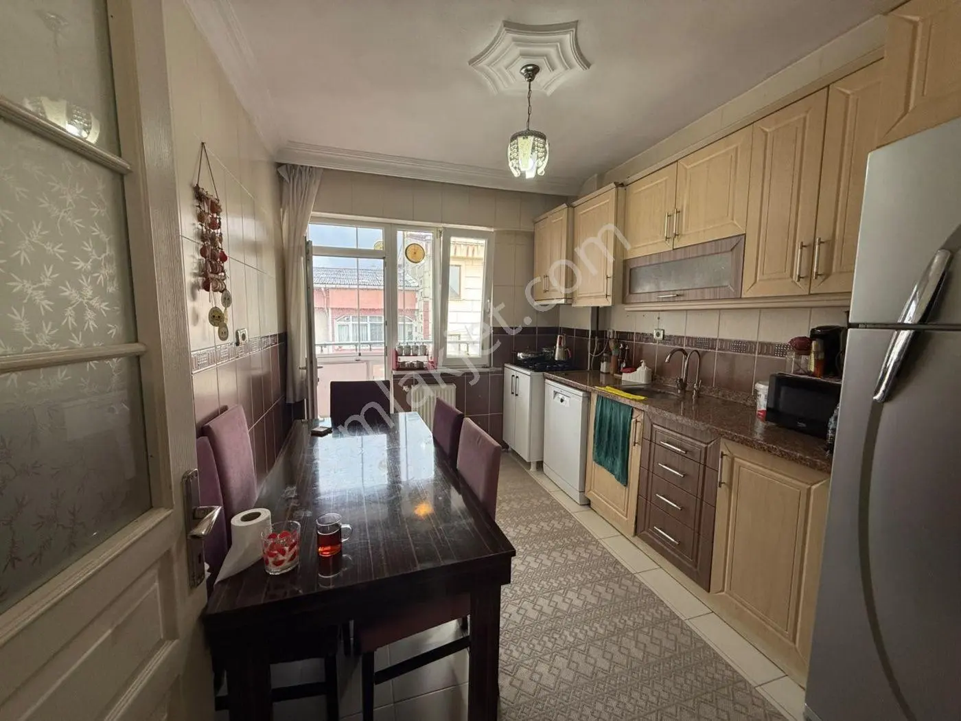 Alban'dan Geniş Ferah Merkezi 110m² 2+1 Konumda Satılık Daire — fotoğraf 4