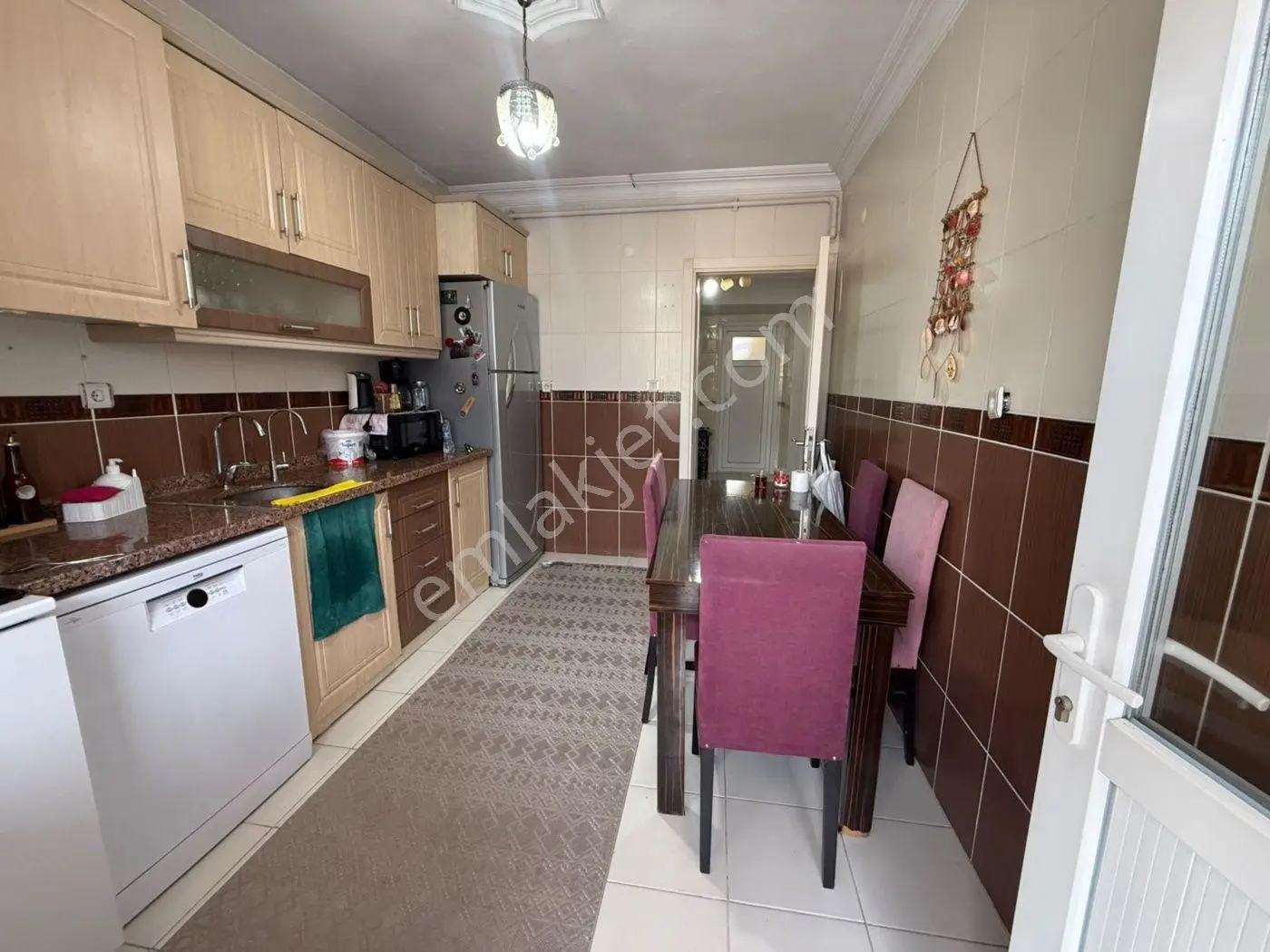 Alban'dan Geniş Ferah Merkezi 110m² 2+1 Konumda Satılık Daire — fotoğraf 5