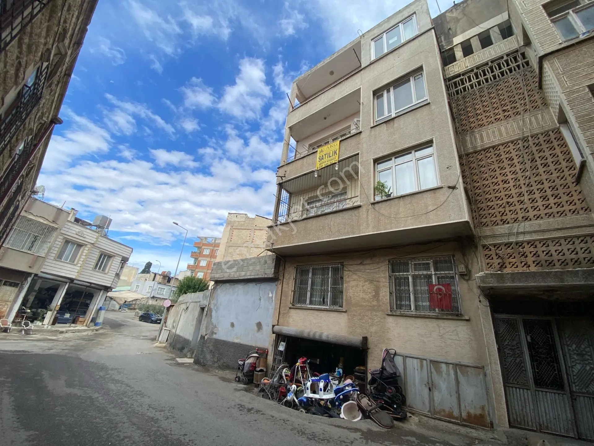 Akg'den Fırsat Daire Çarşıda Satılık 2+1 Aile Tipi Daire — fotoğraf 2