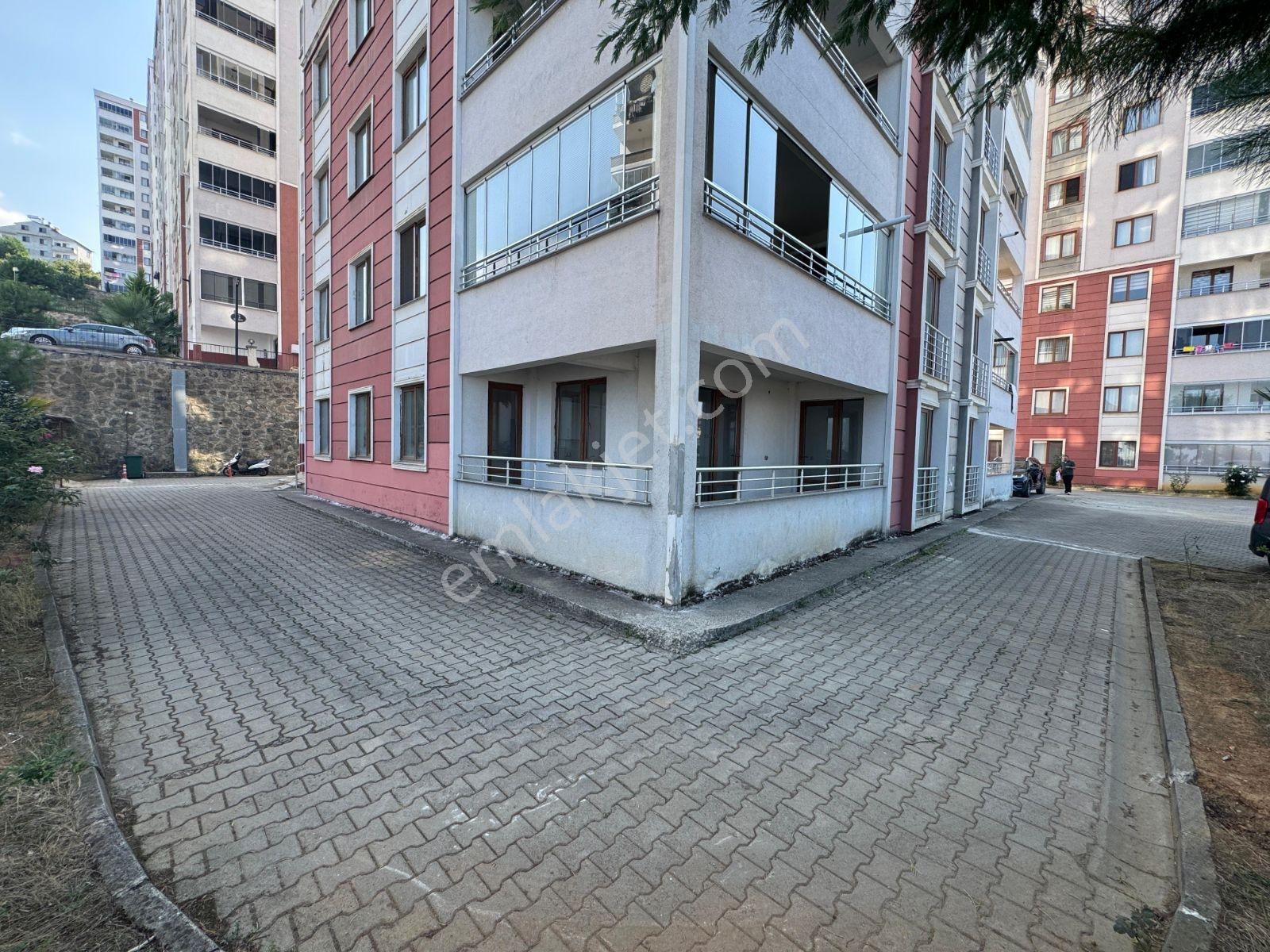Yomra Sancak Mahallesın De Satılık Fırsat Daıre