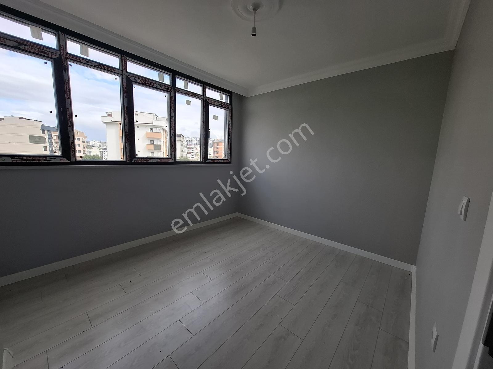 Çayırova Aksede Satılık 3+1 Ara Kat Daire — fotoğraf 5